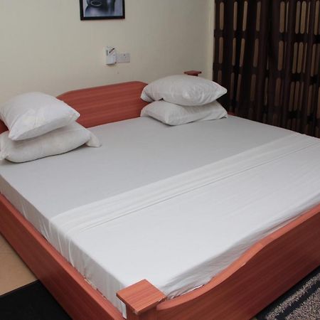 Nbangba Hotel Techiman Екстер'єр фото