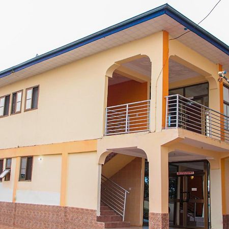 Nbangba Hotel Techiman Екстер'єр фото