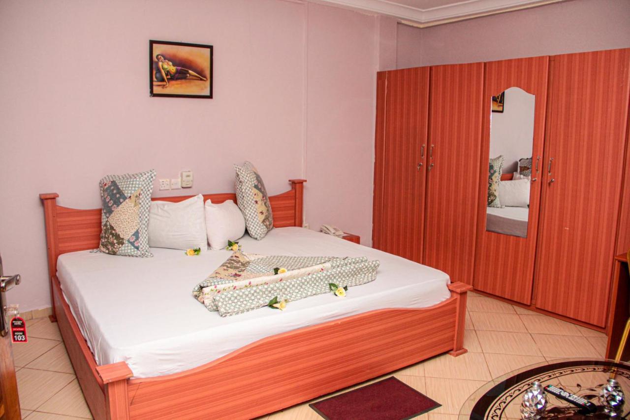 Nbangba Hotel Techiman Екстер'єр фото