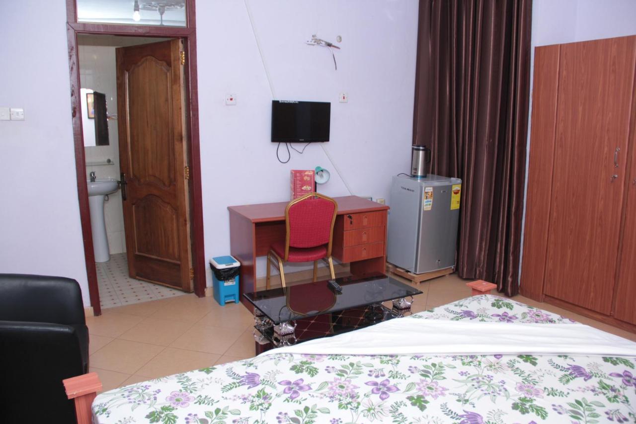 Nbangba Hotel Techiman Екстер'єр фото