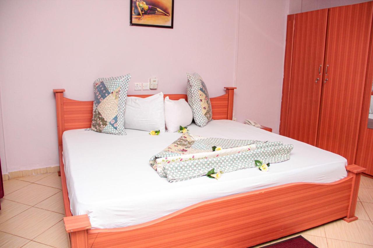 Nbangba Hotel Techiman Екстер'єр фото