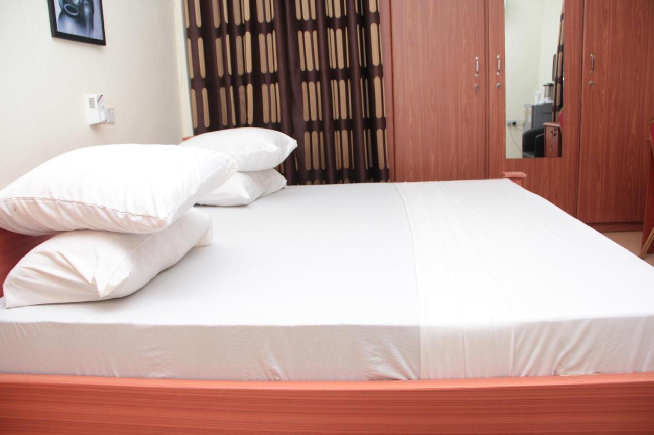 Nbangba Hotel Techiman Екстер'єр фото