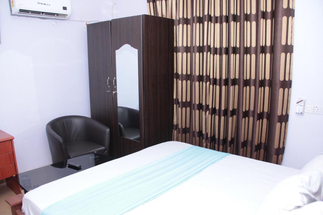 Nbangba Hotel Techiman Екстер'єр фото